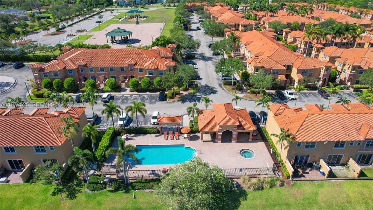 10557 SW 6th St, Unit 1306, Pembroke Pines, FL 33025 Photo