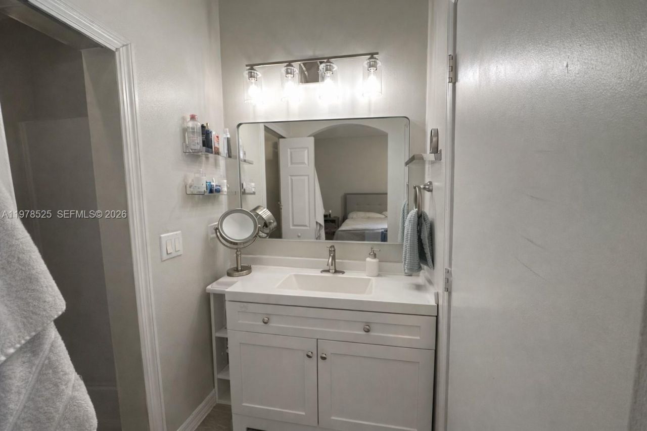 10557 SW 6th St, Unit 1306, Pembroke Pines, FL 33025 Photo