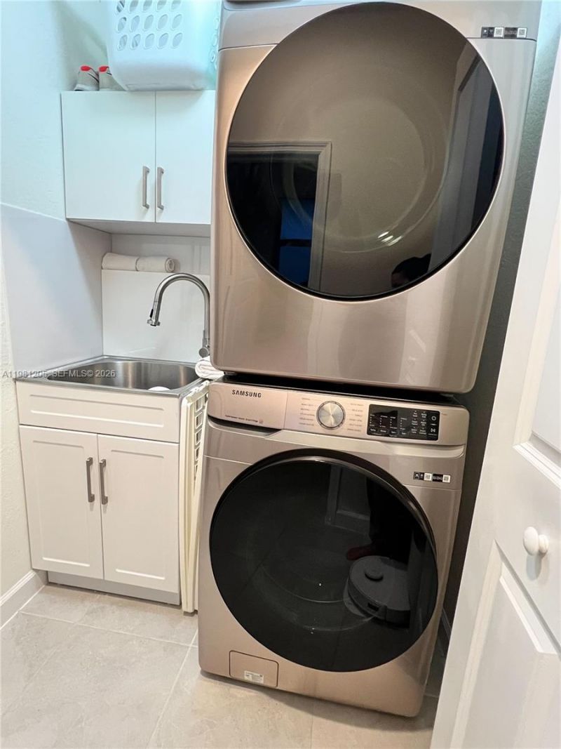 3328 W 114th Ter , Hialeah, FL 33018 Photo