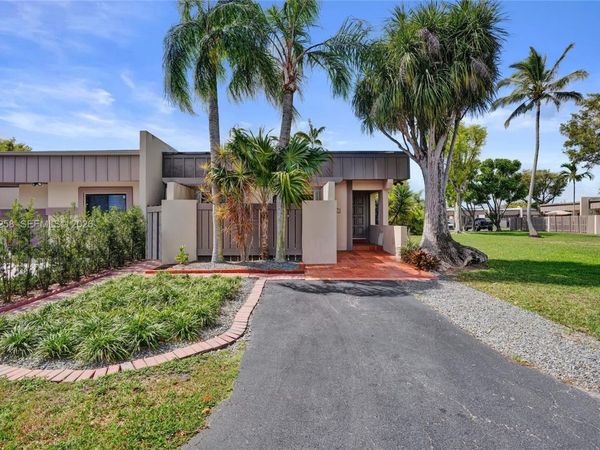 7382 SW 105th Pl, Miami, FL 33173