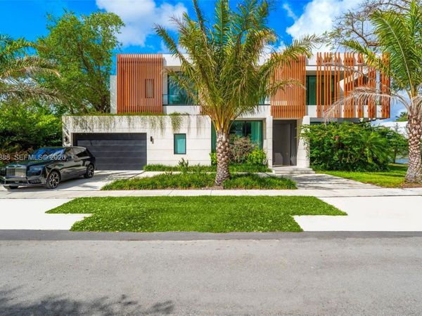 7700 SW 50th Ct, Miami, FL 33143