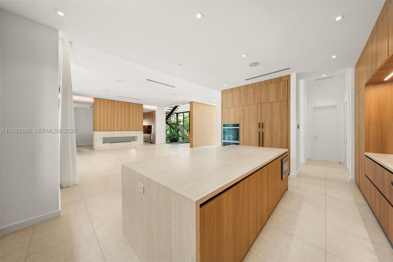 7700 SW 50th Ct , Miami, FL 33143 Photo