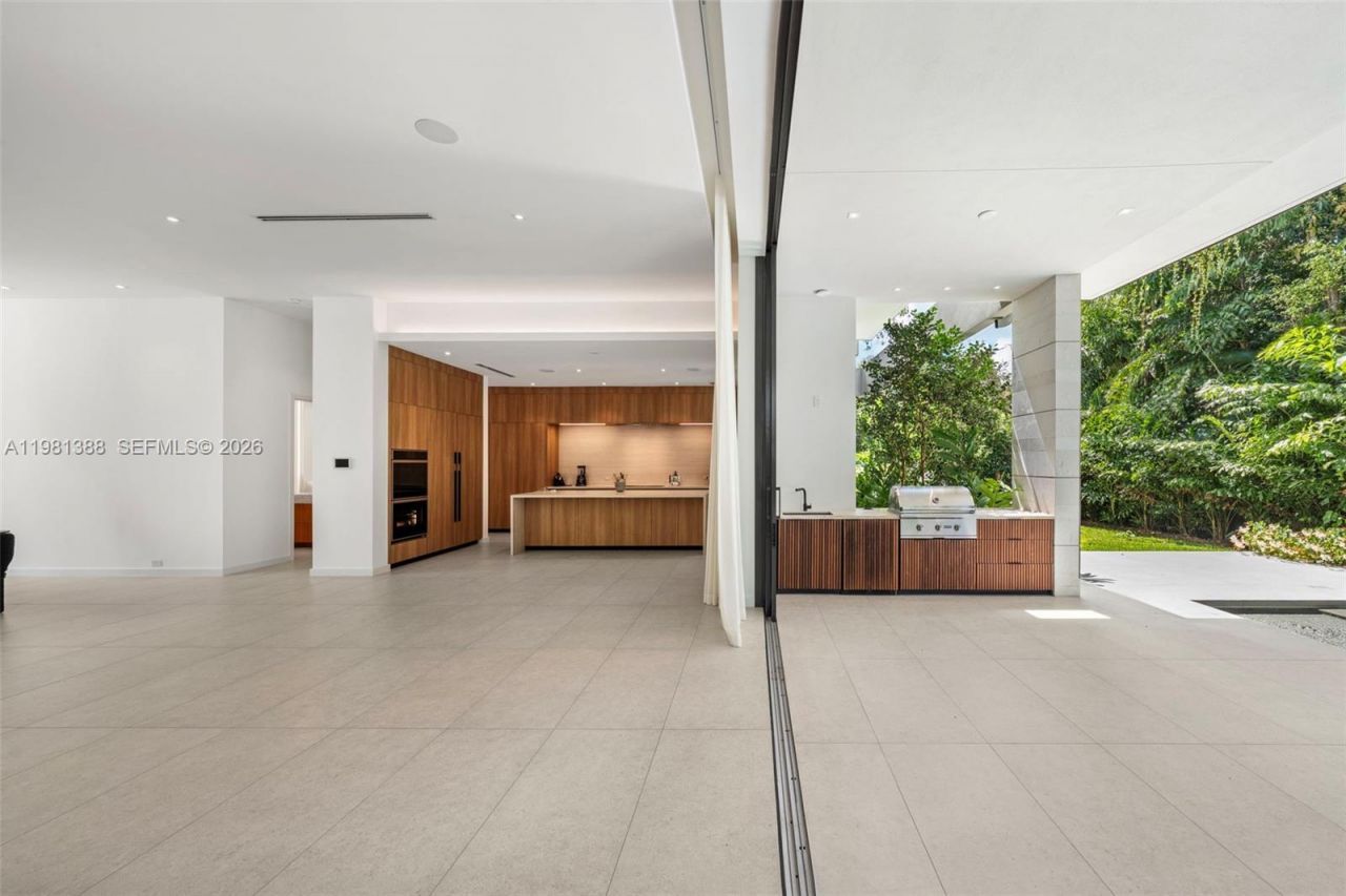 7700 SW 50th Ct , Miami, FL 33143 Photo