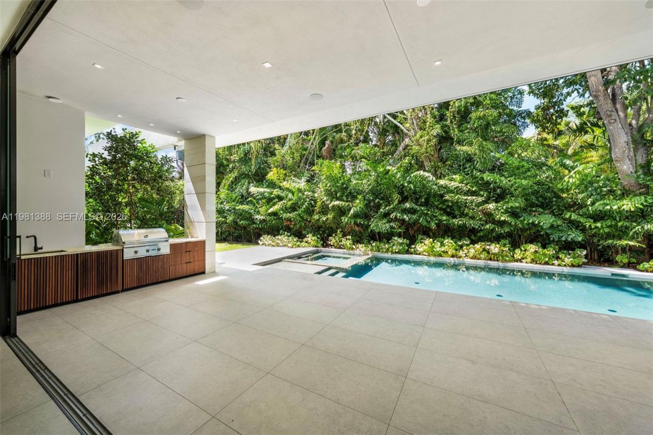 7700 SW 50th Ct , Miami, FL 33143 Photo