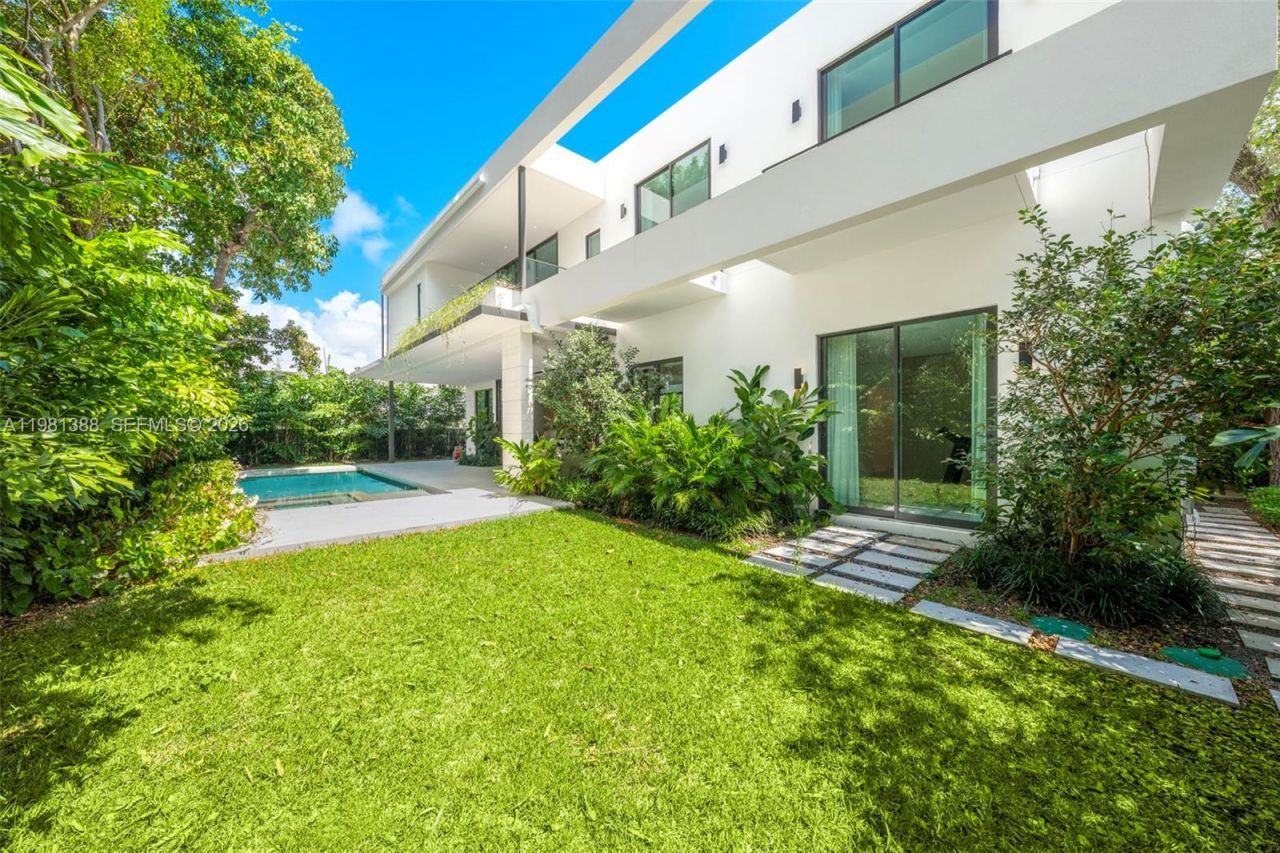 7700 SW 50th Ct , Miami, FL 33143 Photo