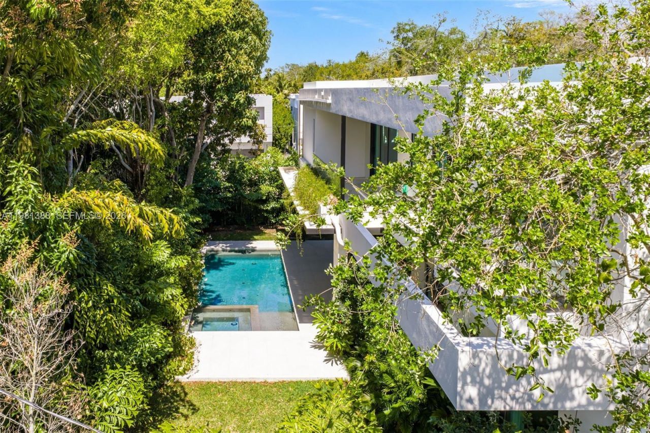 7700 SW 50th Ct , Miami, FL 33143 Photo