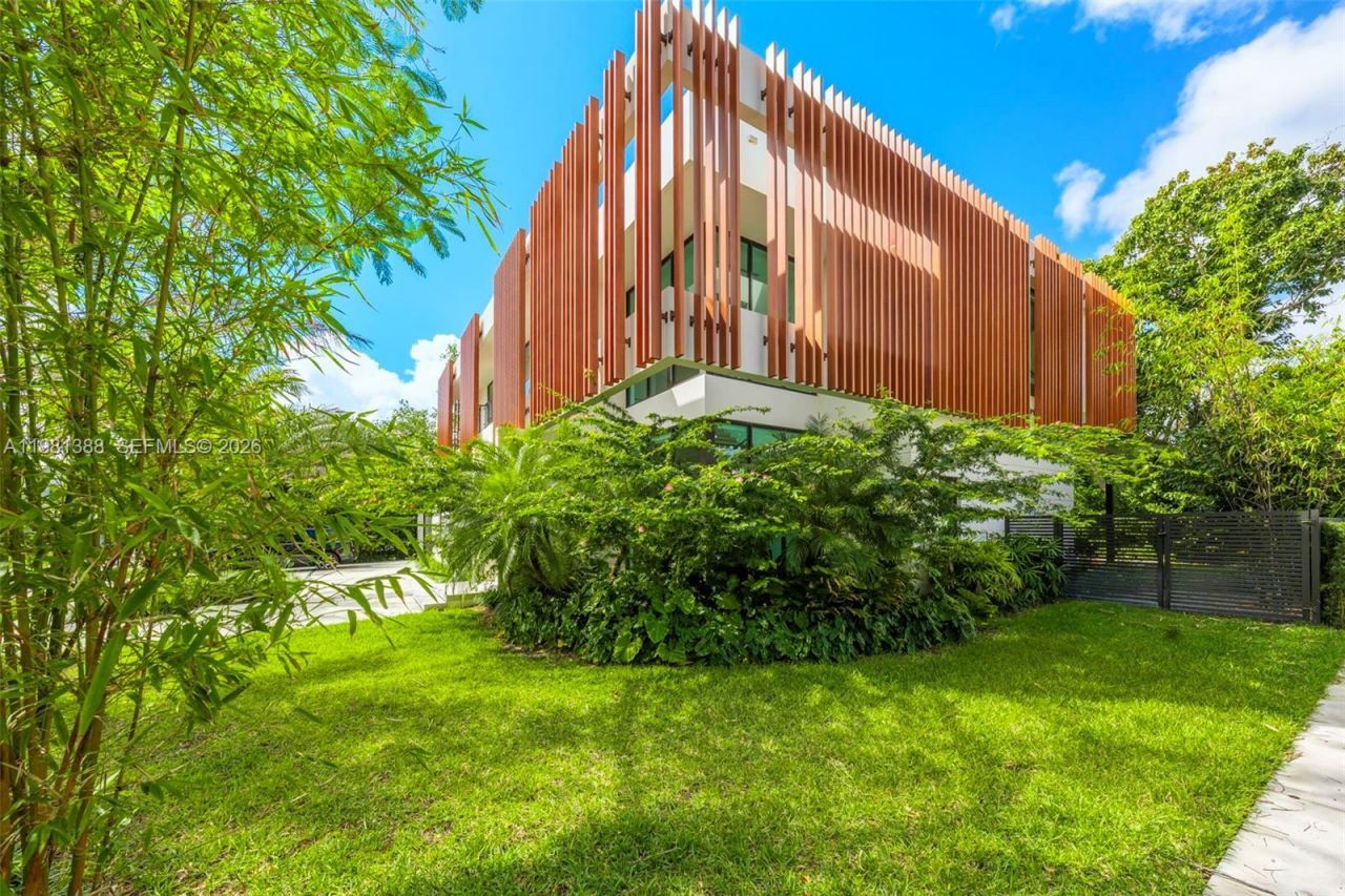 7700 SW 50th Ct , Miami, FL 33143 Photo