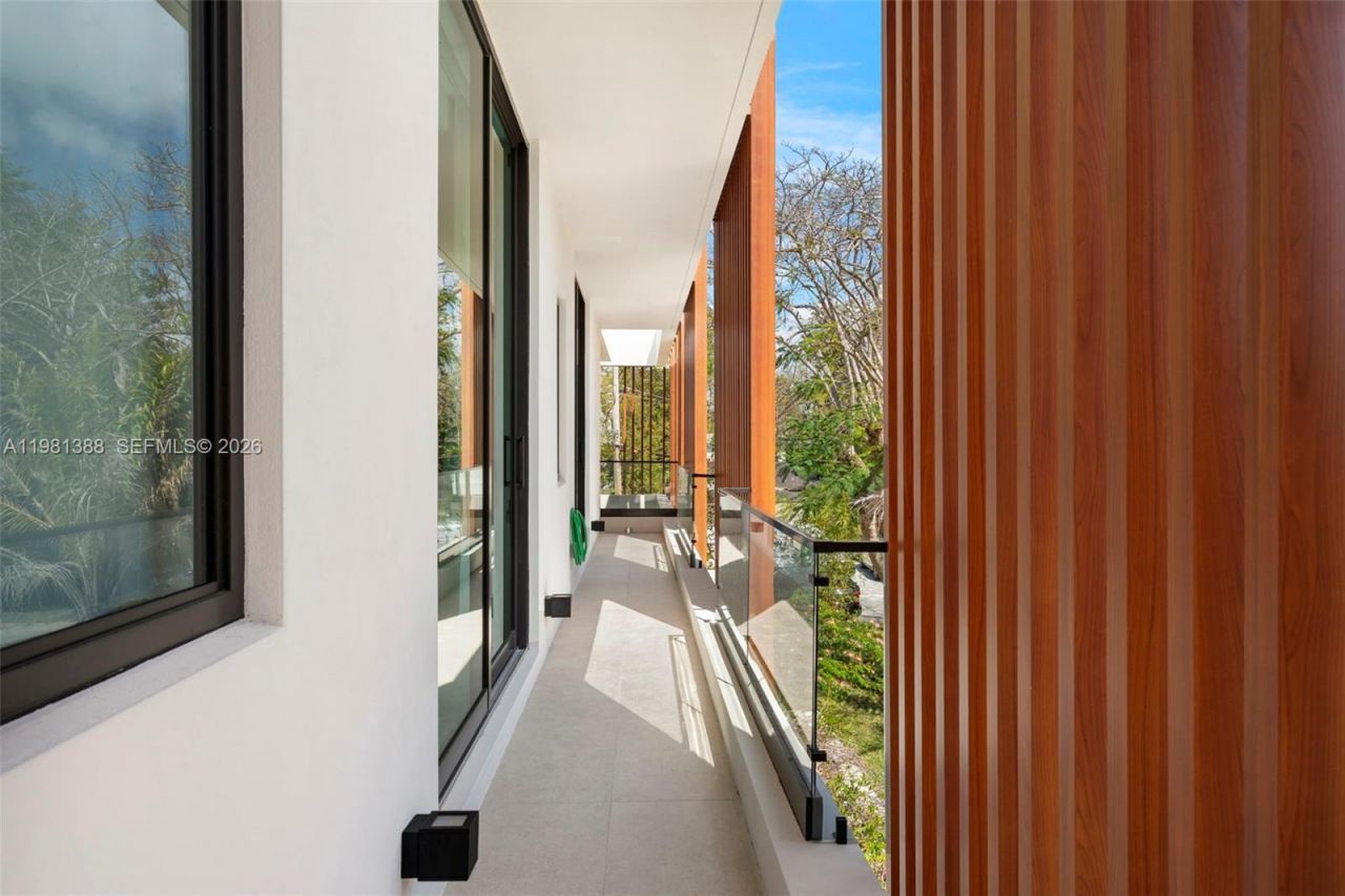 7700 SW 50th Ct , Miami, FL 33143 Photo