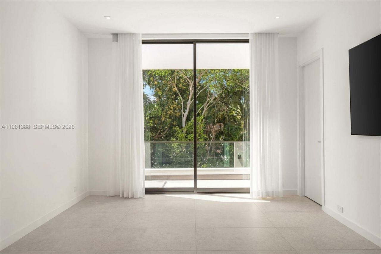 7700 SW 50th Ct , Miami, FL 33143 Photo