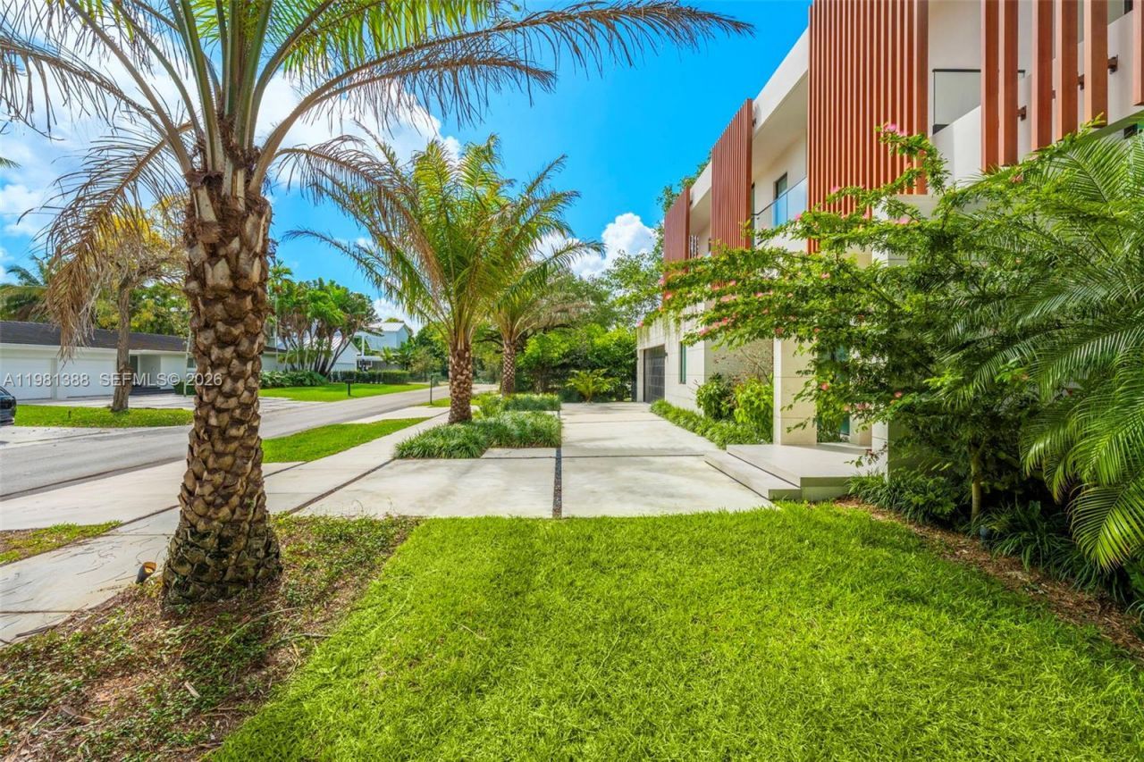 7700 SW 50th Ct , Miami, FL 33143 Photo