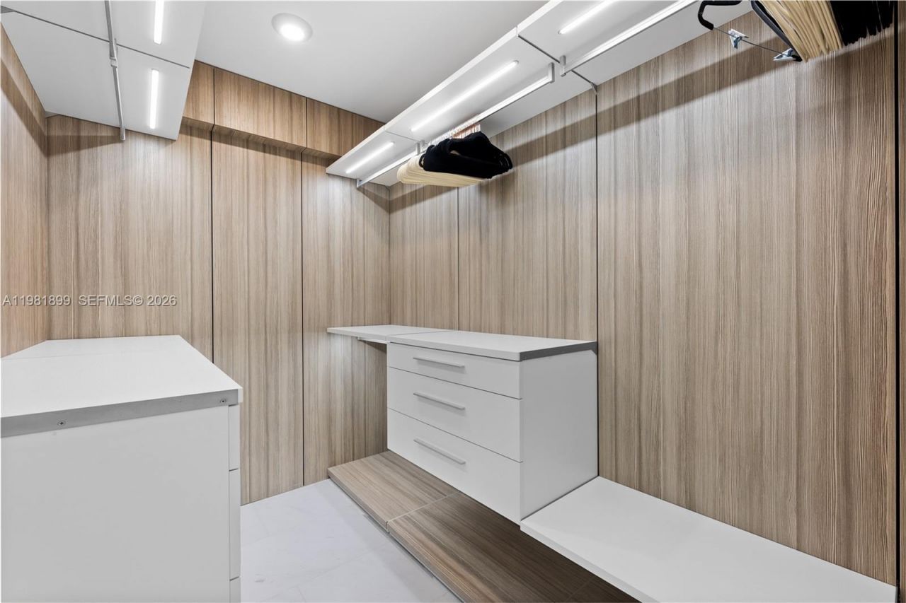 16901 Collins Ave , Unit 802, Sunny Isles Beach, FL 33160 Photo