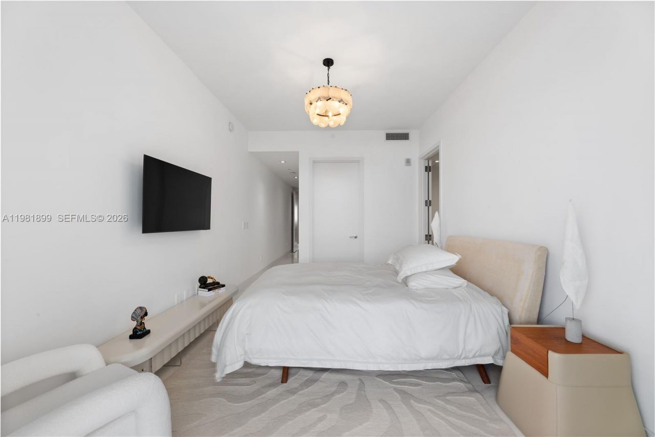 16901 Collins Ave , Unit 802, Sunny Isles Beach, FL 33160 Photo