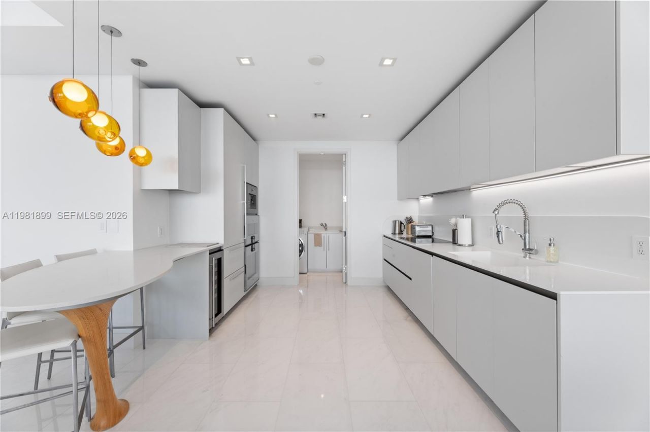 16901 Collins Ave , Unit 802, Sunny Isles Beach, FL 33160 Photo