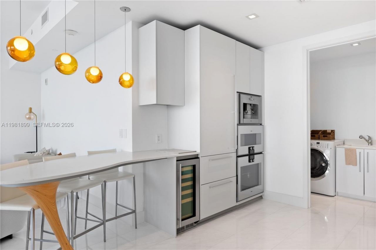 16901 Collins Ave , Unit 802, Sunny Isles Beach, FL 33160 Photo