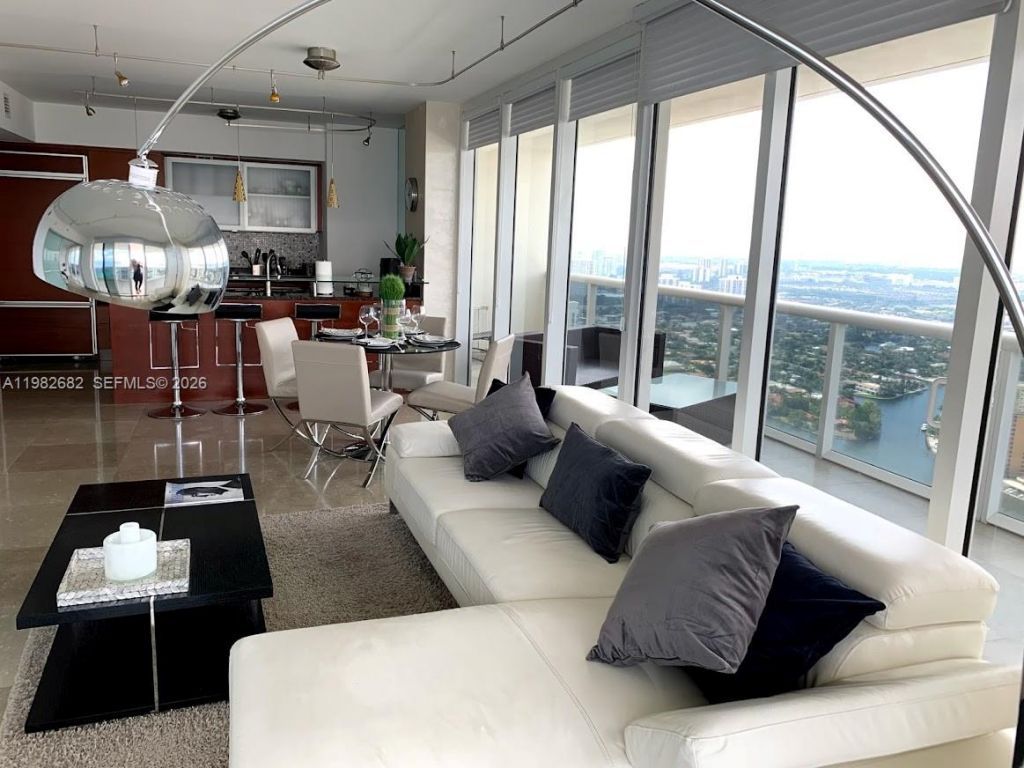 1830 S Ocean Dr, Unit 4608, Hallandale Beach, FL 33009 Photo