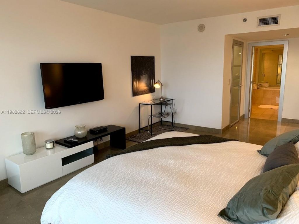 1830 S Ocean Dr, Unit 4608, Hallandale Beach, FL 33009 Photo