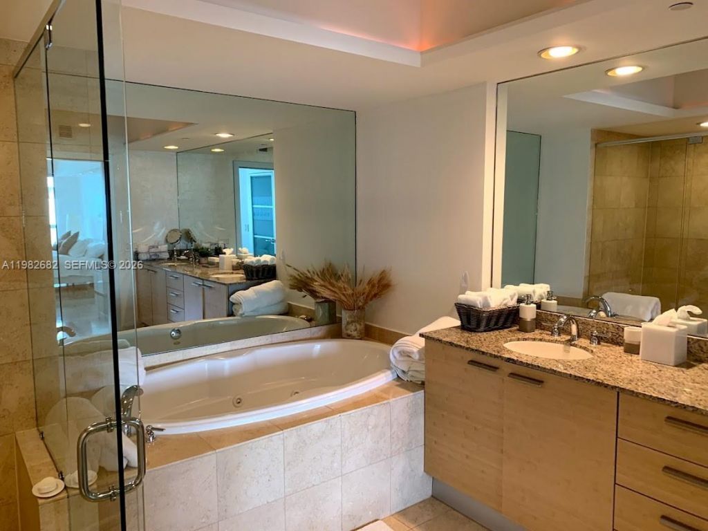 1830 S Ocean Dr, Unit 4608, Hallandale Beach, FL 33009 Photo