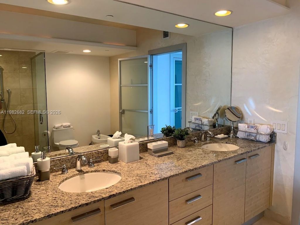 1830 S Ocean Dr, Unit 4608, Hallandale Beach, FL 33009 Photo