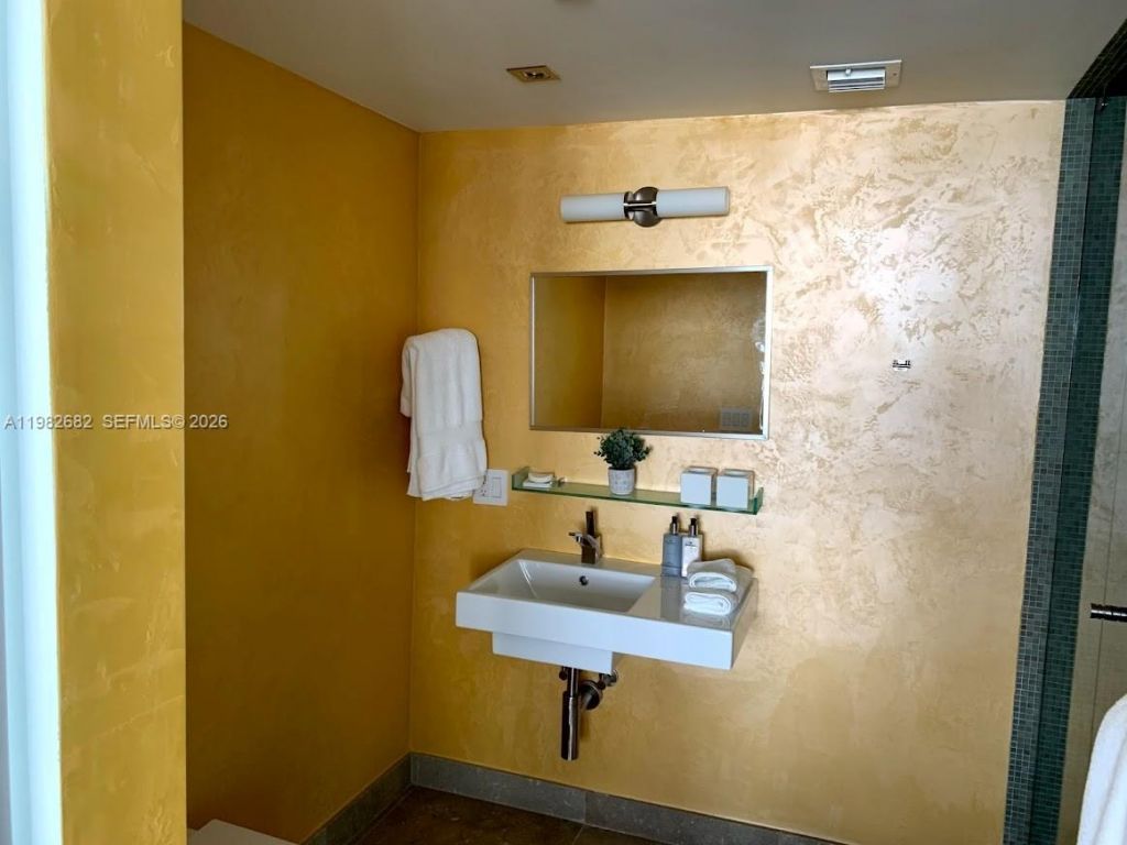 1830 S Ocean Dr, Unit 4608, Hallandale Beach, FL 33009 Photo