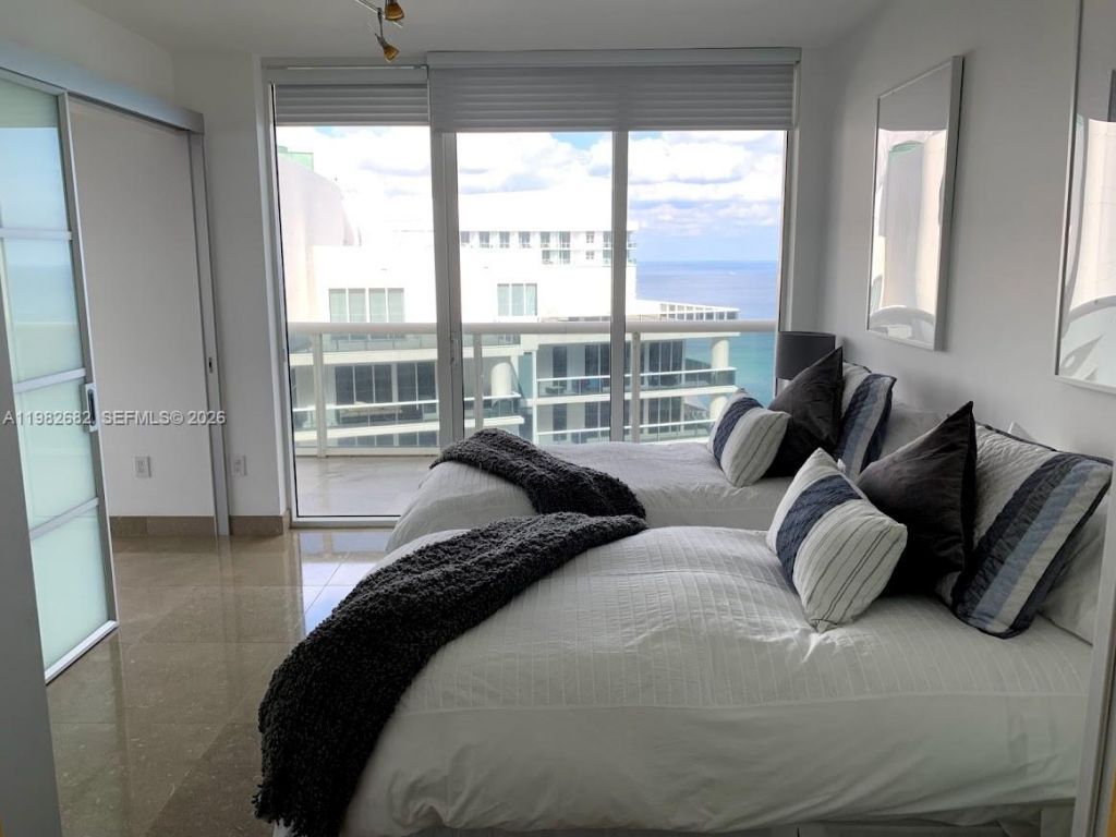1830 S Ocean Dr, Unit 4608, Hallandale Beach, FL 33009 Photo