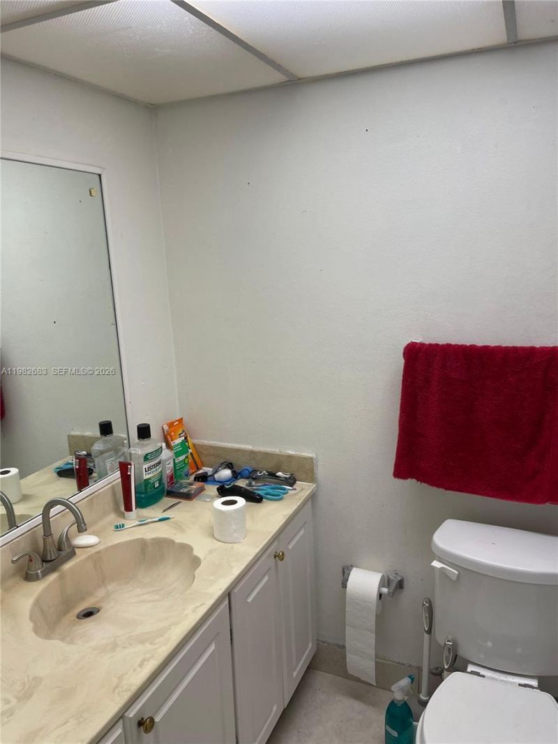 210 172nd St , Unit 323, Sunny Isles Beach, FL 33160 Photo