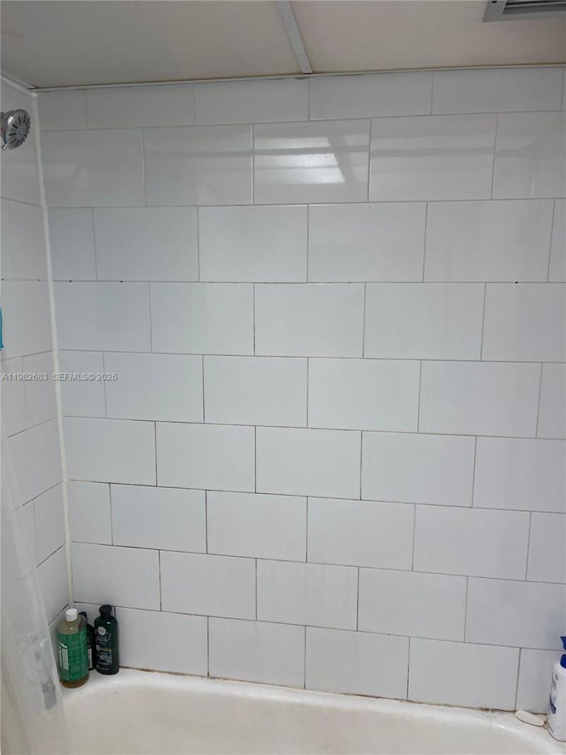 210 172nd St , Unit 323, Sunny Isles Beach, FL 33160 Photo