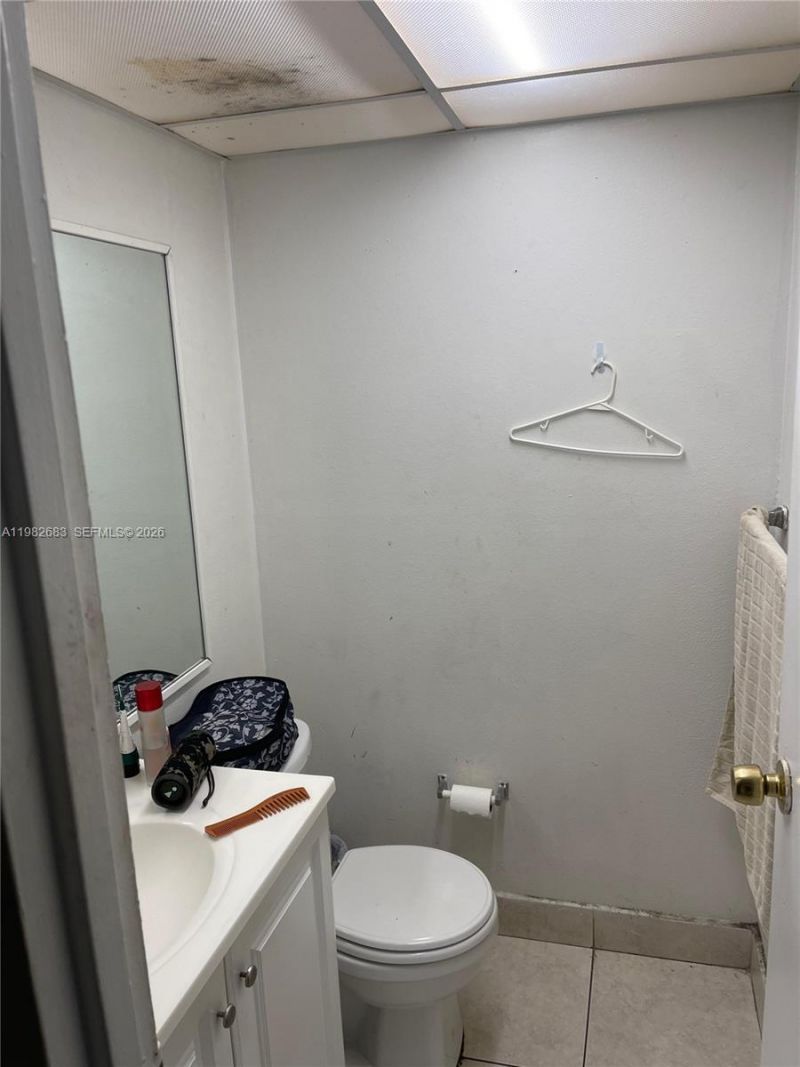 210 172nd St , Unit 323, Sunny Isles Beach, FL 33160 Photo