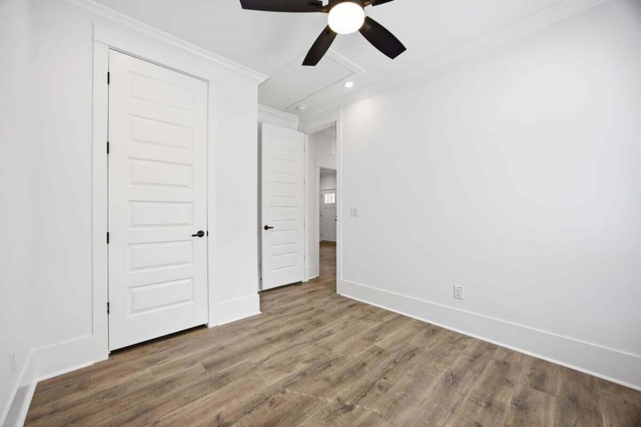 1550 Larry Street Photo 16