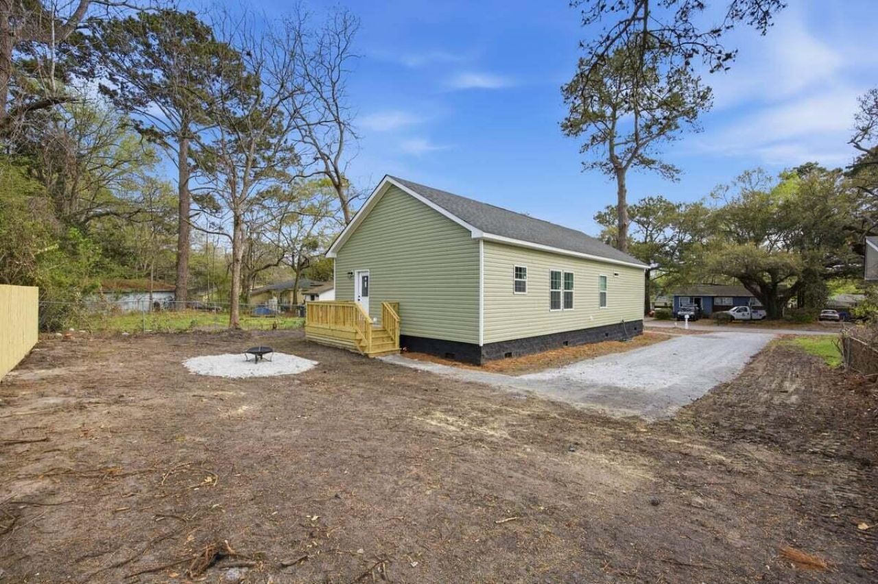 1550 Larry Street Photo 19