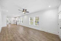 1550 Larry Street photo 4