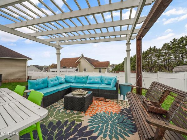 222 Wind Chase Drive, Madisonville, TN 37354