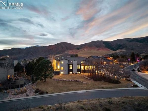 1915 Hunters Point Lane, Colorado Springs, CO 80919