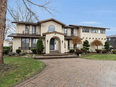 660 S Colony Road, Grand Island, NY 14072