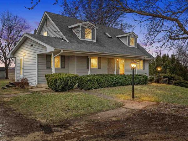 4906 SE 420th St, Iowa City, IA 52240