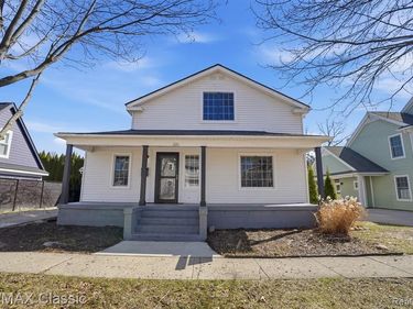 226 Hickory Street, Milford Vlg, MI 48381