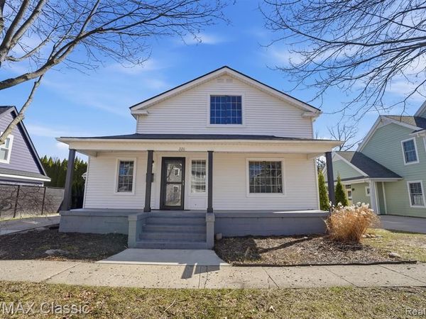 226 Hickory Street, Milford Vlg, MI 48381