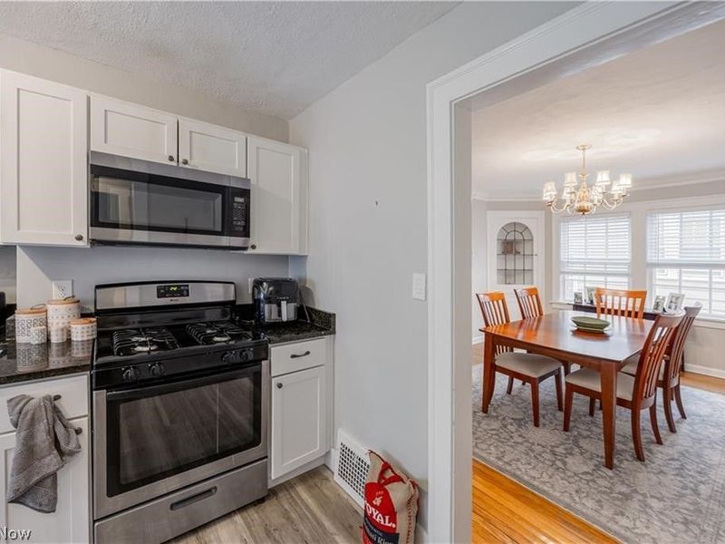 18520 Winslow Road, Shaker Heights, OH 44122 Photo 3