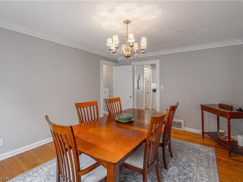 18520 Winslow Road, Shaker Heights, OH 44122 Photo 9