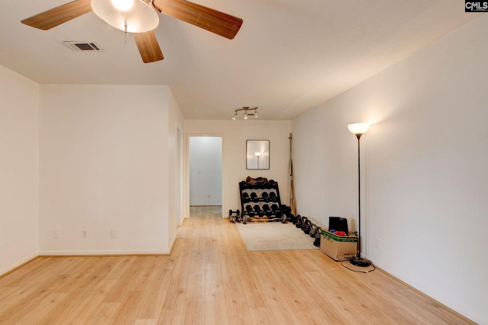 528 Wimbledon Court Photo 10