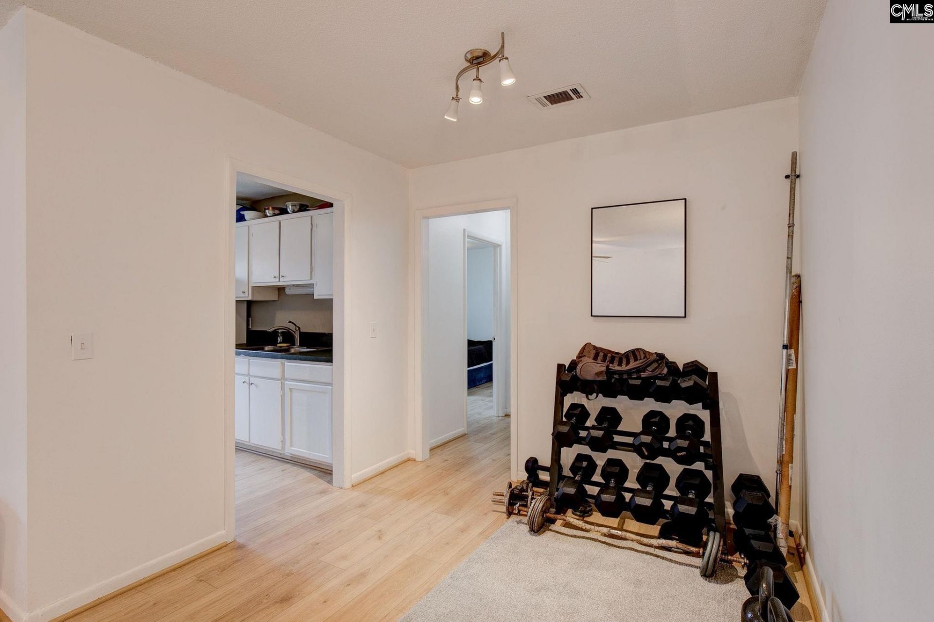 528 Wimbledon Court Photo 13