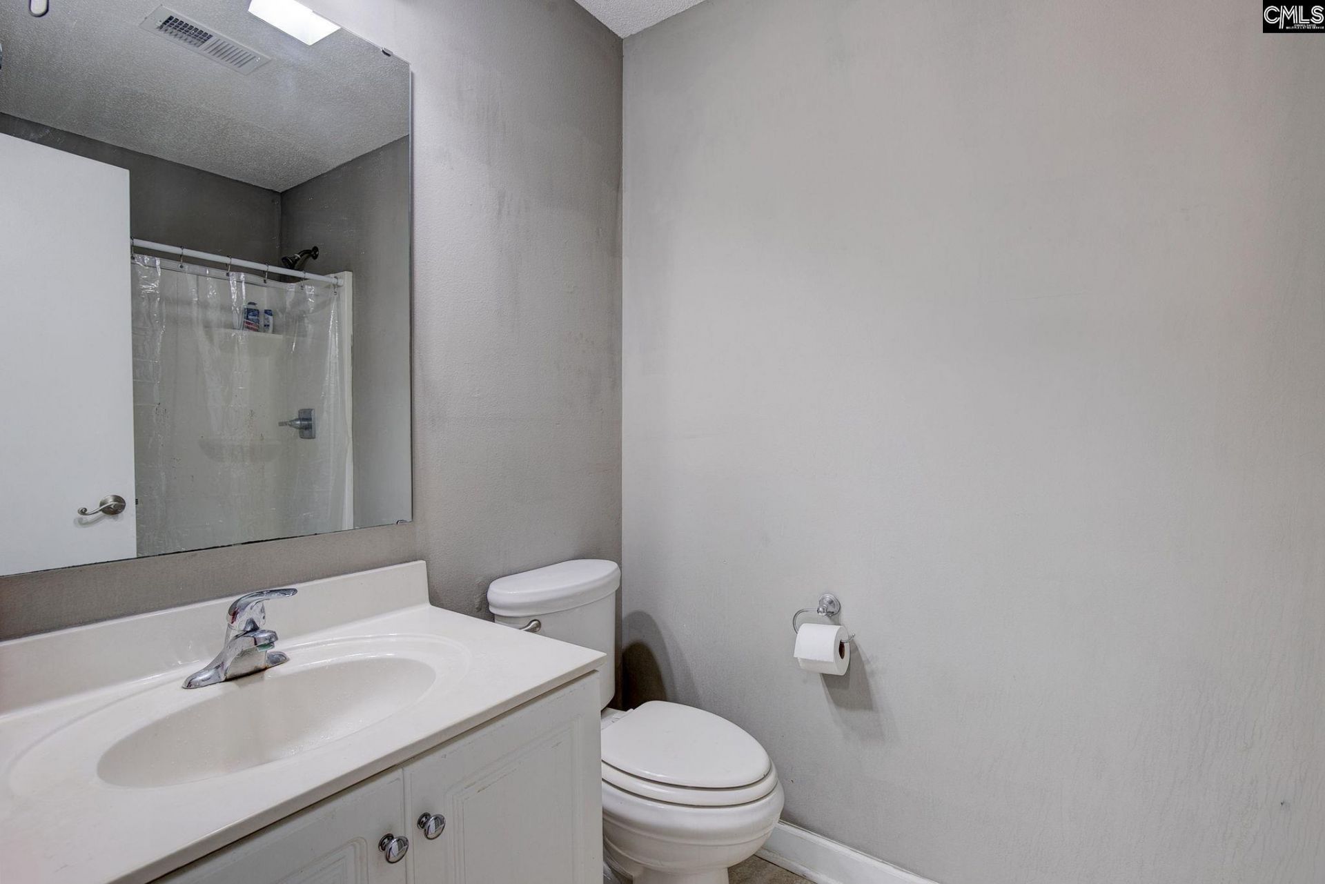 528 Wimbledon Court Photo 14