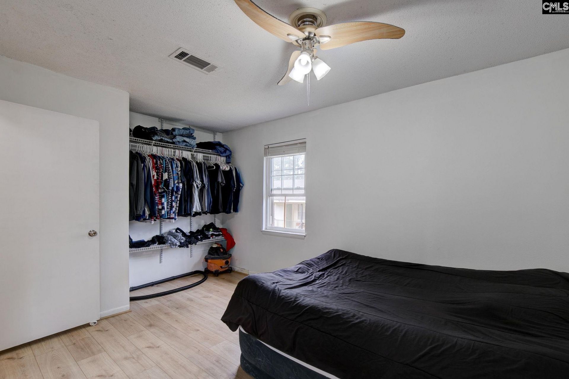 528 Wimbledon Court Photo 16