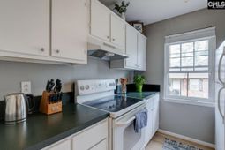 528 Wimbledon Court photo 4