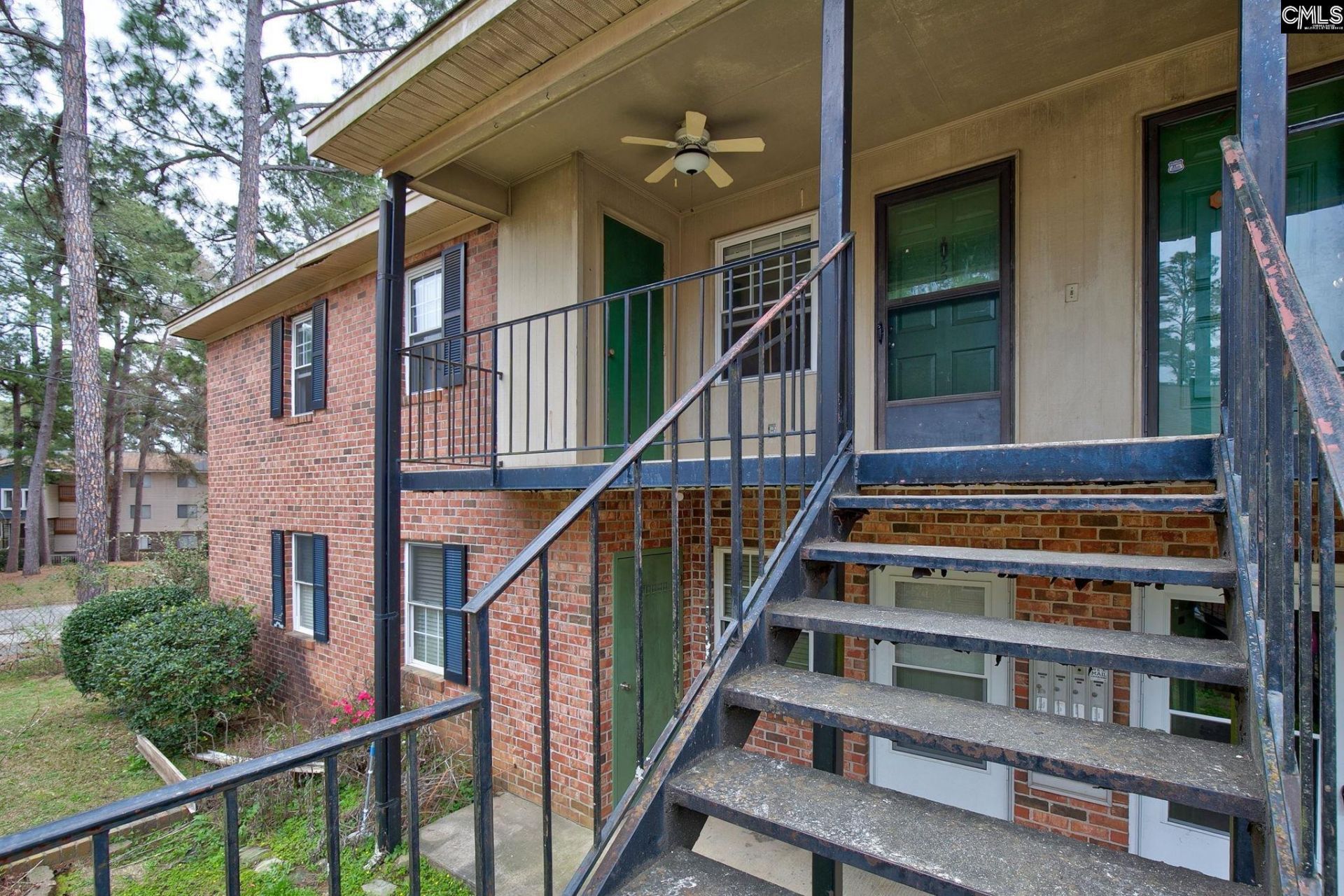 528 Wimbledon Court Photo 4
