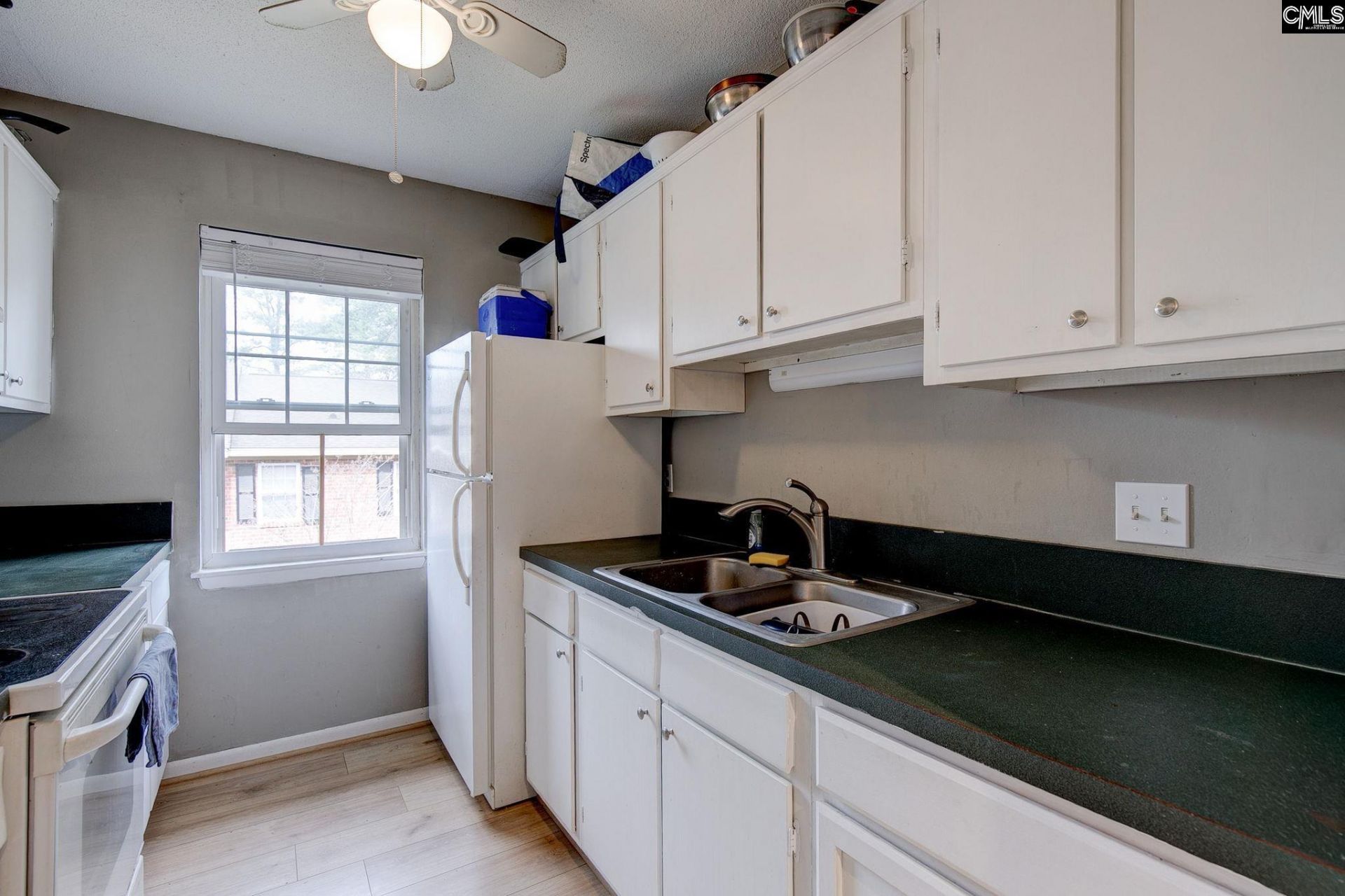 528 Wimbledon Court Photo 6