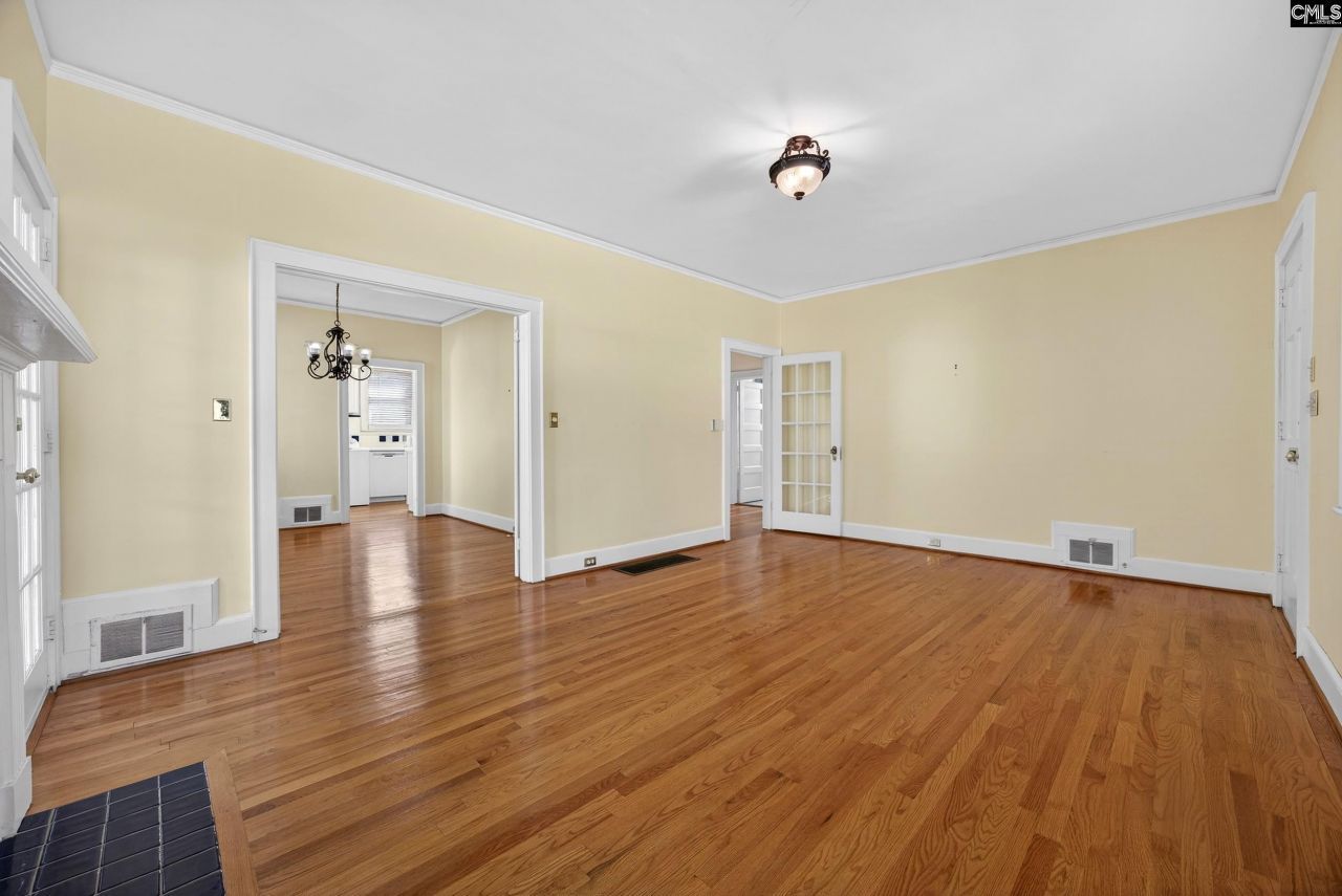 2726 Burney Drive  Photo 4