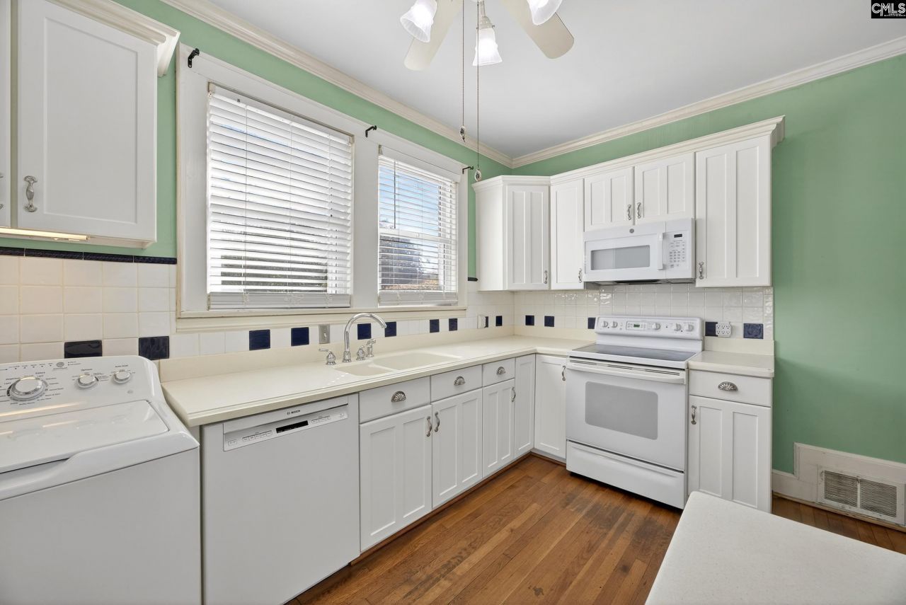 2726 Burney Drive  Photo 9