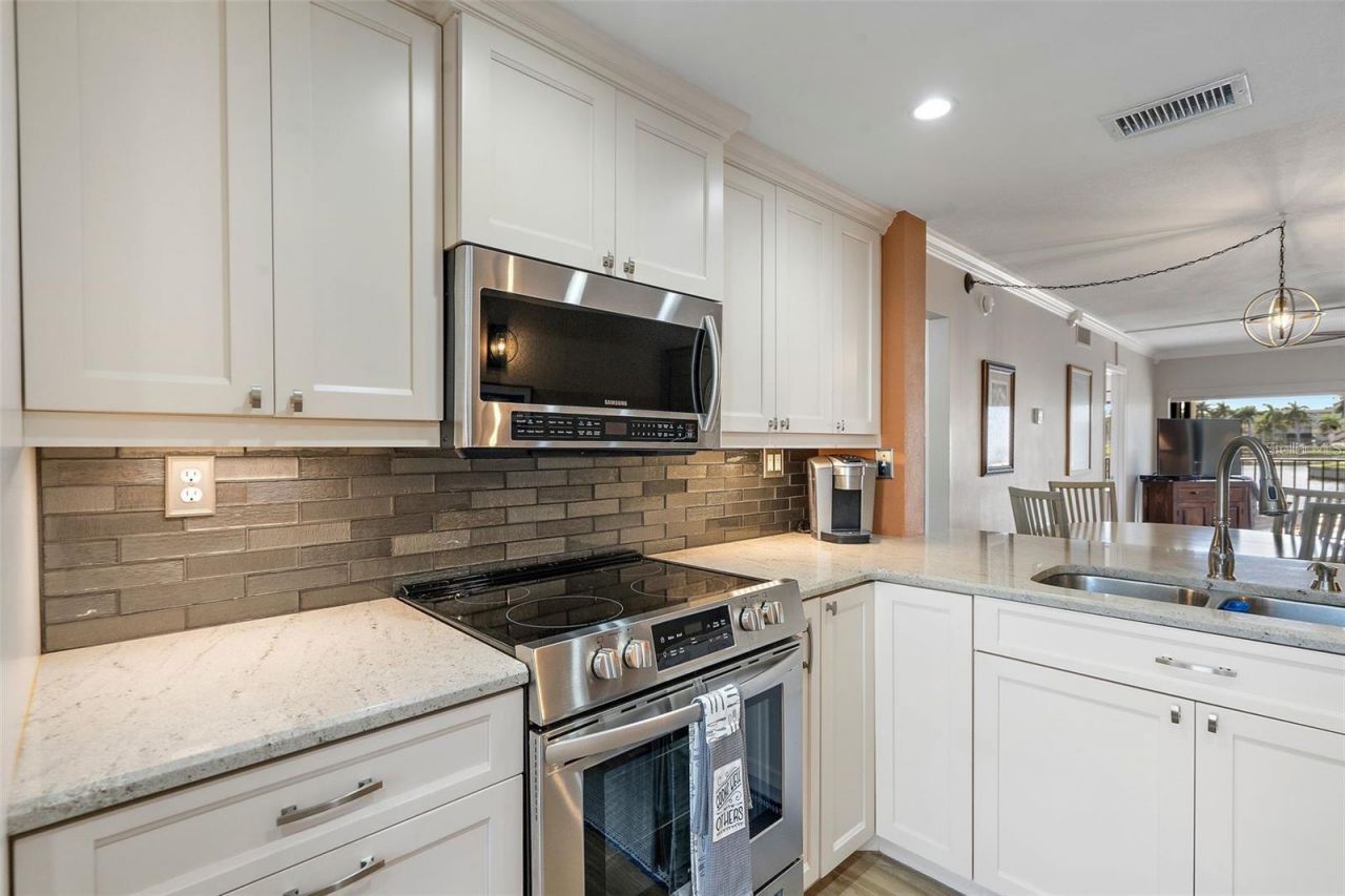 6277 Bahia Del Mar Boulevard, Unit 110, Saint Petersburg, FL 33715 Photo