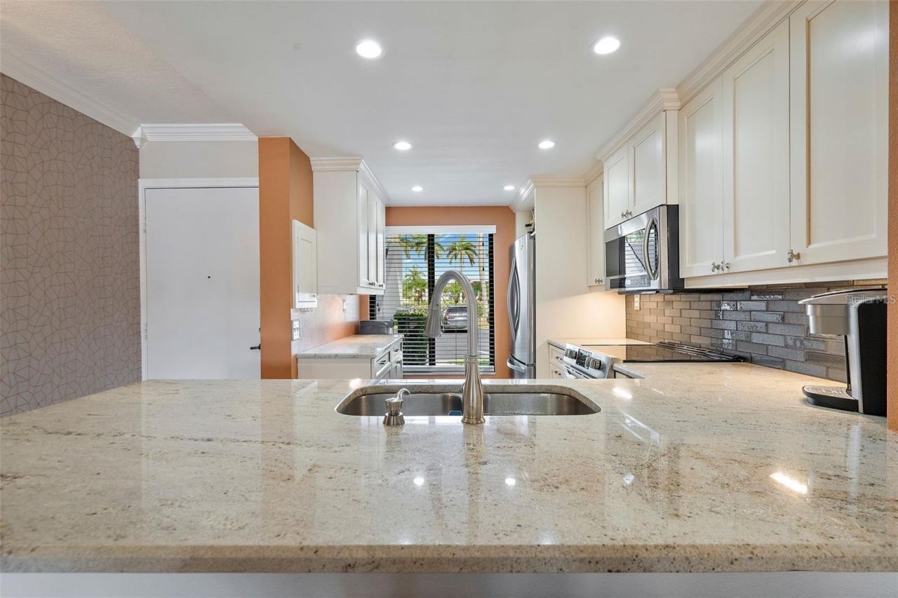 6277 Bahia Del Mar Boulevard, Unit 110, Saint Petersburg, FL 33715 Photo