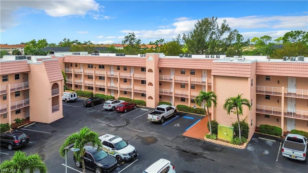 180 Turtle Lake Ct, Unit 103, Naples, FL 34105 Photo